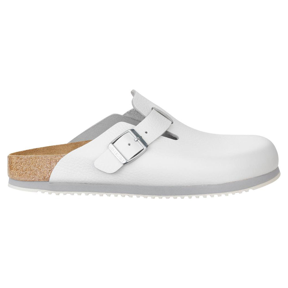 Birkenstock Boston Clog in Weiß mit breitem Riemen und Steckschnalle, Profilsohle