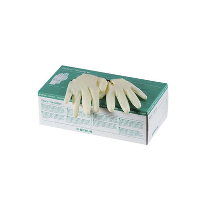 Packung puderfreier Naturlatex-Handschuhe mit beige Handschuhen oben auf dem Karton