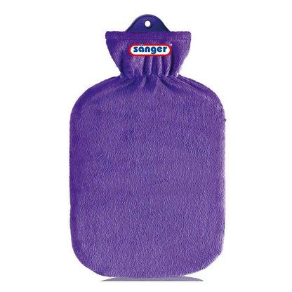 Gummi-Wärmflasche mit Flauschbezug in Lila, gerippter Hals mit Zugband und Öse
