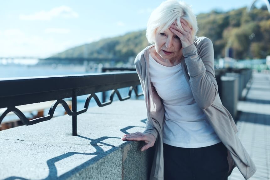 Dizziness increases the risk of falling in old age and can indicate illnesses